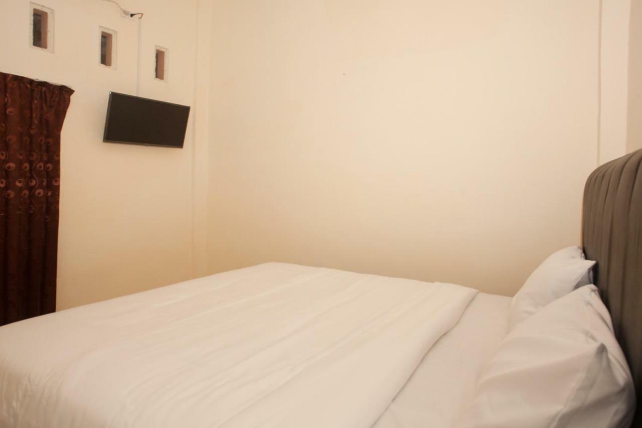 Oyo 1752 Hotel Wisata Kisaran Экстерьер фото